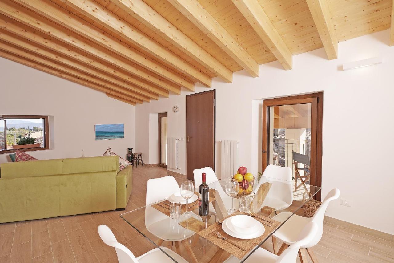 Apartments Villa Bougainville San Felice del Benaco Esterno foto