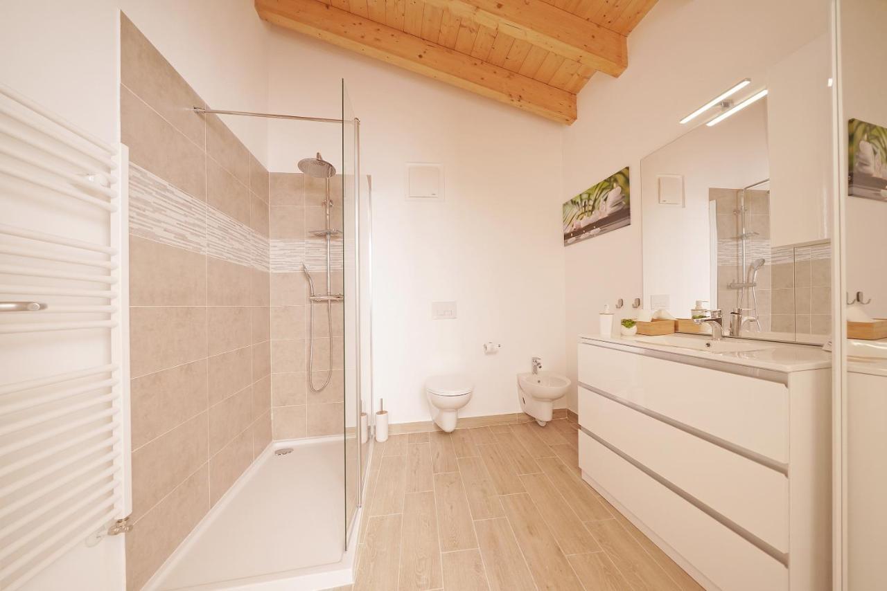 Apartments Villa Bougainville San Felice del Benaco Esterno foto