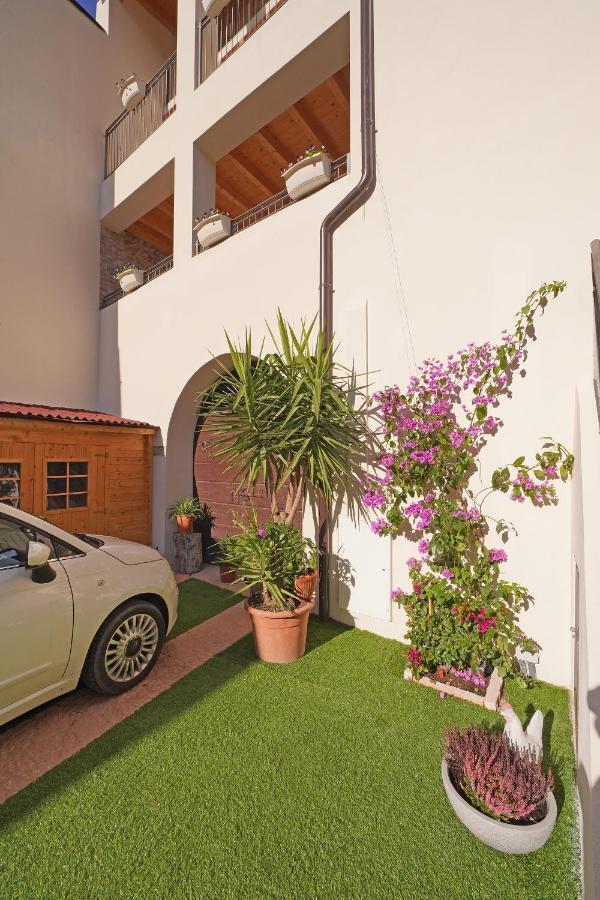 Apartments Villa Bougainville San Felice del Benaco Esterno foto