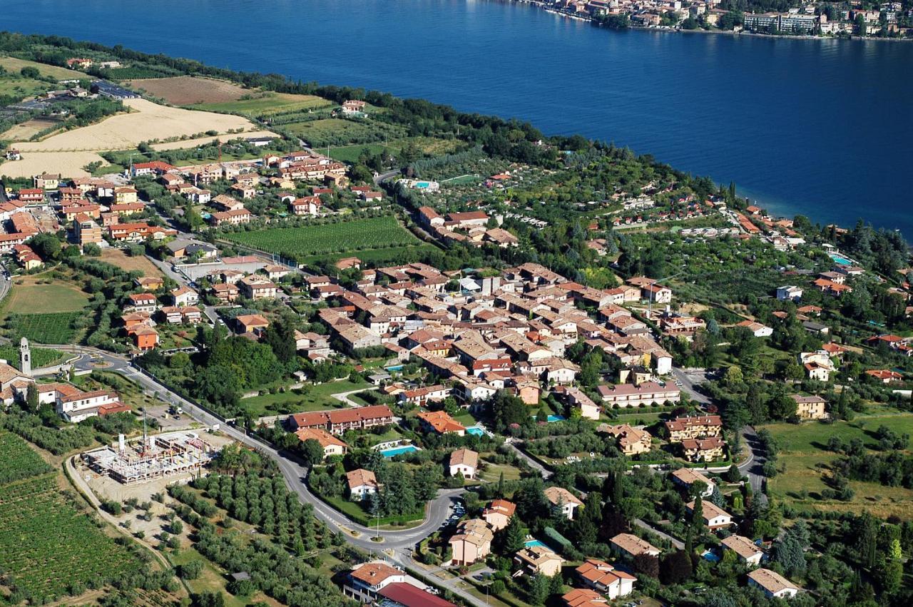 Apartments Villa Bougainville San Felice del Benaco Esterno foto