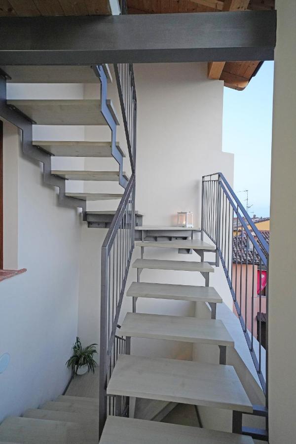 Apartments Villa Bougainville San Felice del Benaco Esterno foto