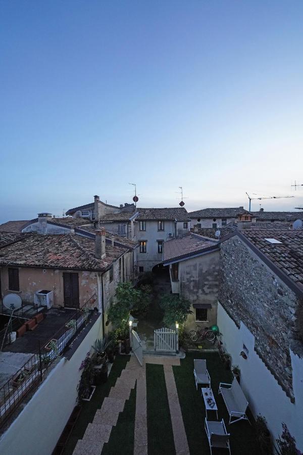 Apartments Villa Bougainville San Felice del Benaco Esterno foto
