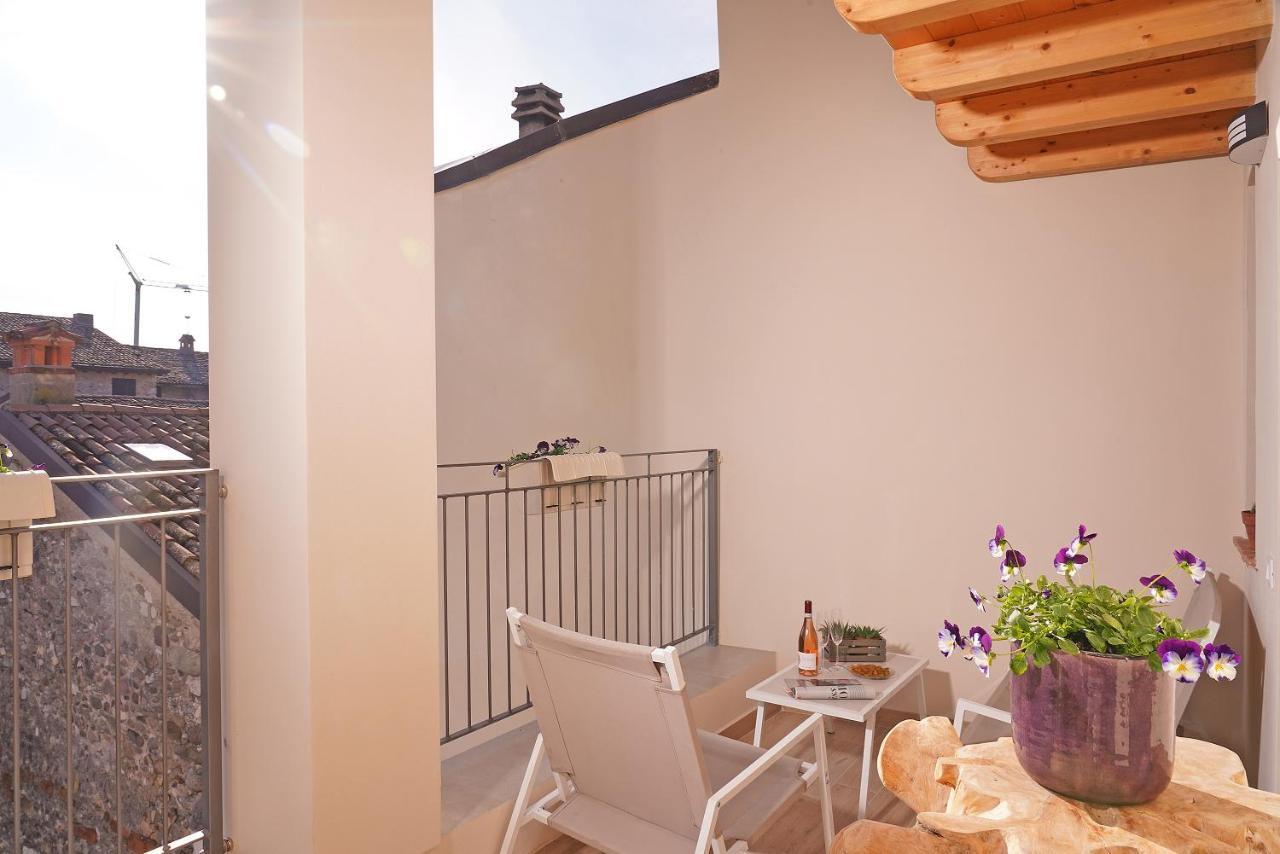 Apartments Villa Bougainville San Felice del Benaco Esterno foto