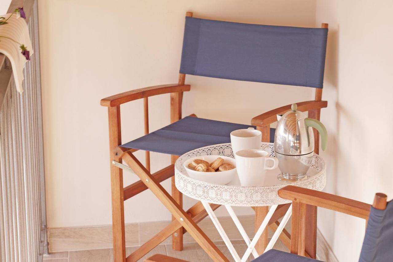 Apartments Villa Bougainville San Felice del Benaco Esterno foto