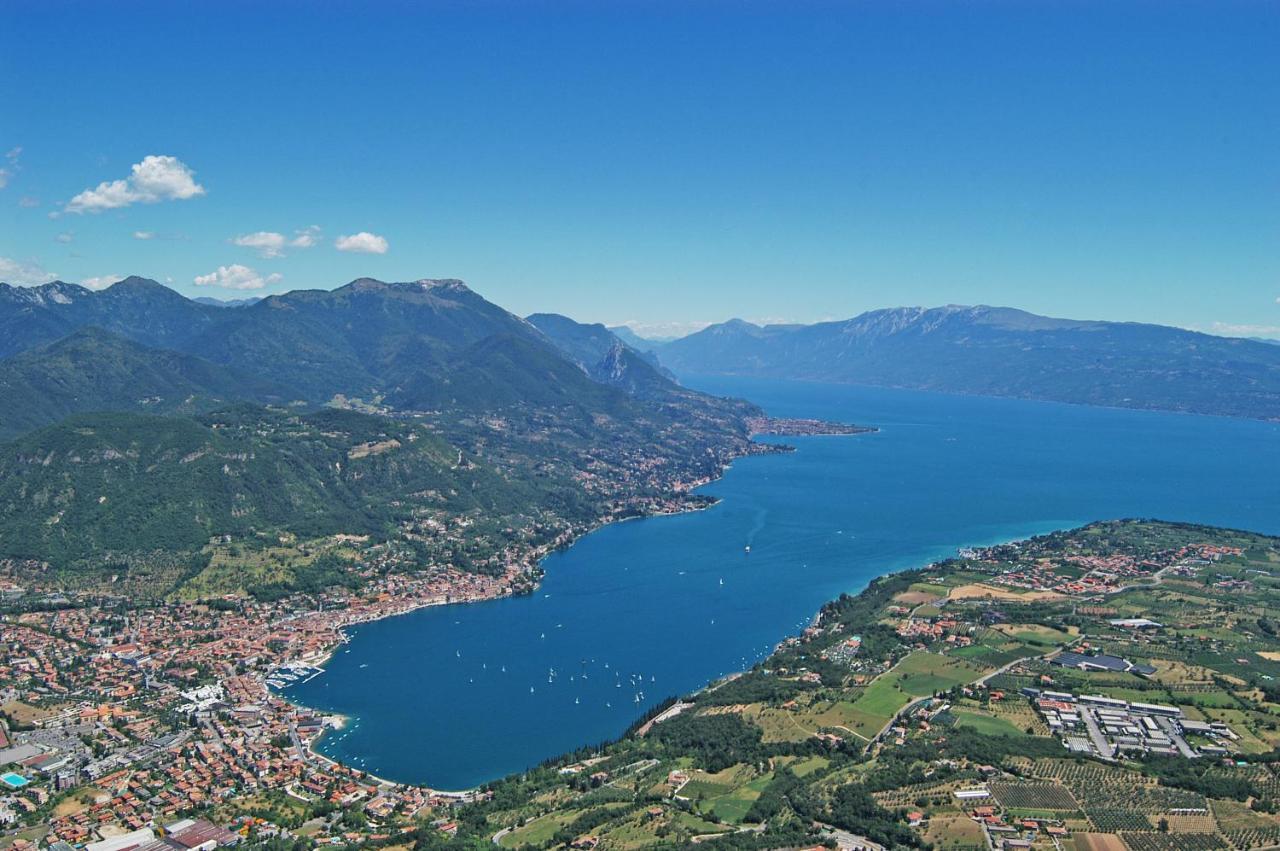 Apartments Villa Bougainville San Felice del Benaco Esterno foto