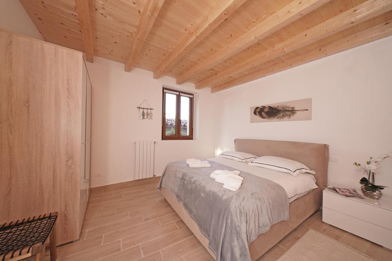 Apartments Villa Bougainville San Felice del Benaco Esterno foto